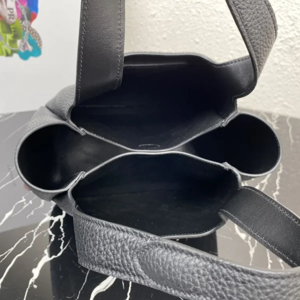 Prada Flou 1BG335 小號黑色皮革手提包：圖片 9