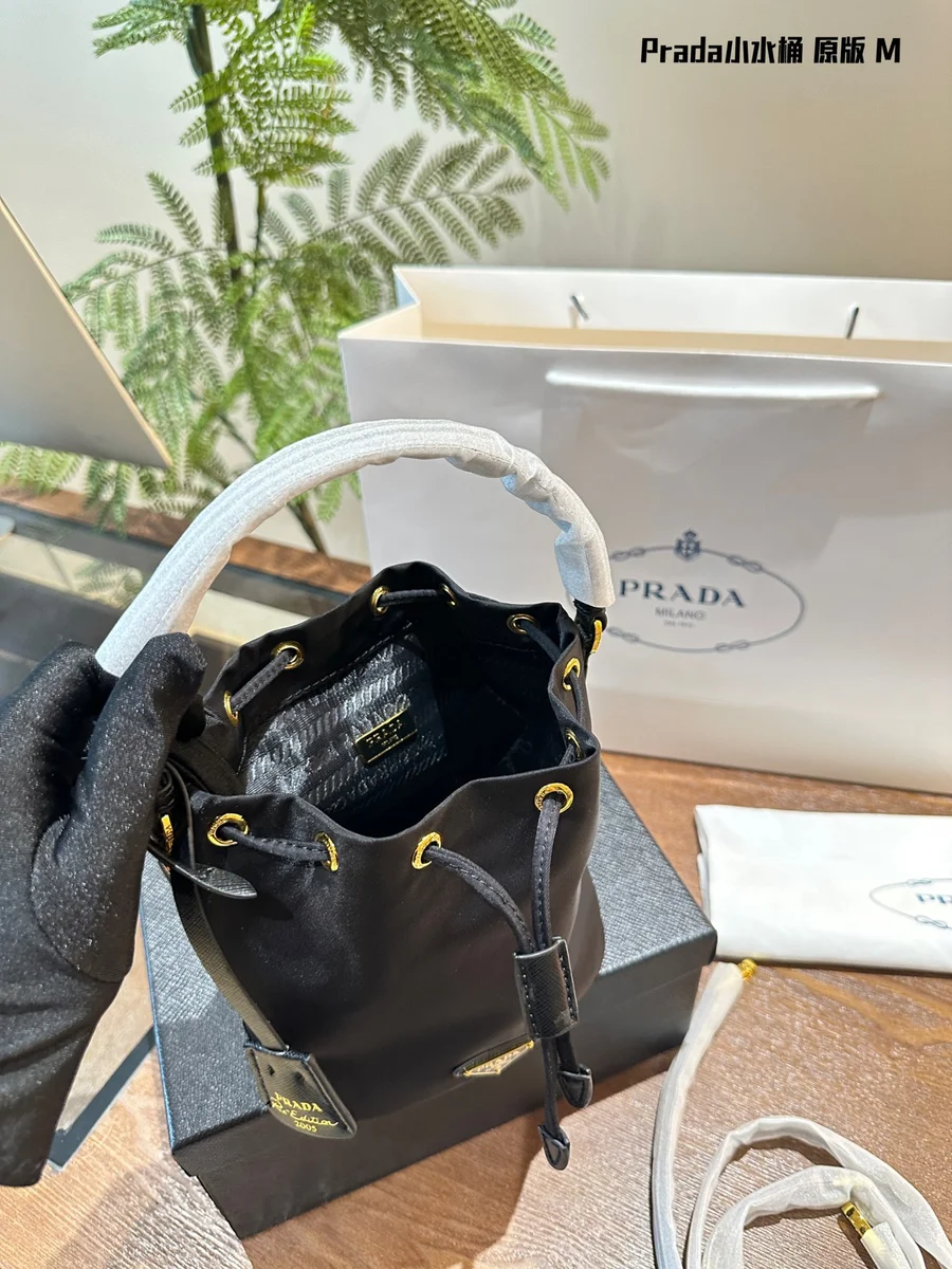 Prada Soft 1BE067 小號黑色皮革肩背包 10 Prada Soft 1BE067 小號黑色皮革肩背包