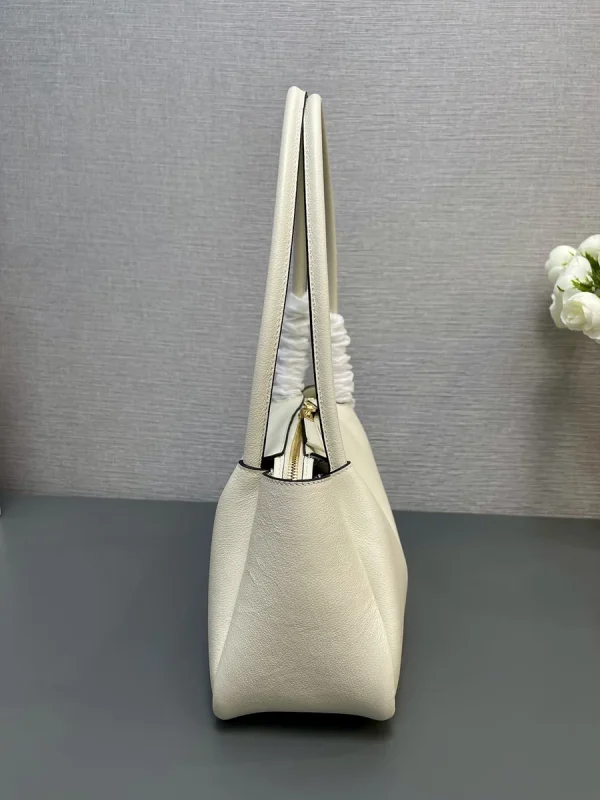 Prada Classic 1BA444 小號黑色皮革手提包：圖片 9