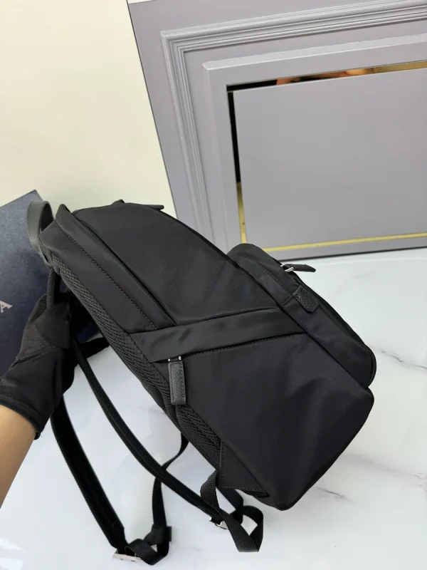 Prada ReN 2VZ104 中號黑色尼龍後背包：圖片 5