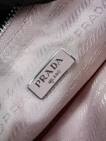 Prada Re-Edition 1BH204 中號粉色皮革肩背包：圖片 10