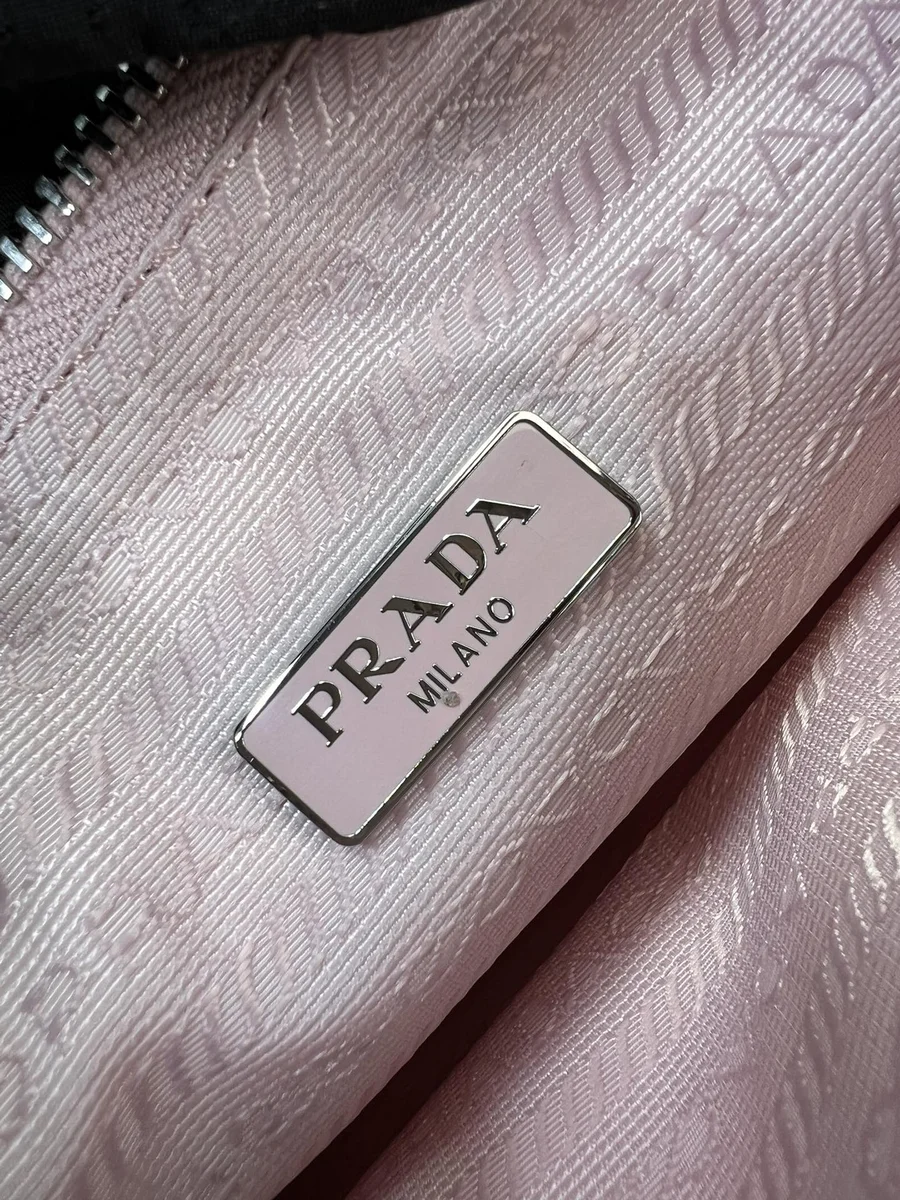Prada Re-Edition 1BH204 中號粉色皮革肩背包 10 Prada Re-Edition 1BH204 中號粉色皮革肩背包