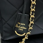 Prada Re-Nylon 1BG529 中號黑色尼龍托特包：圖片 11