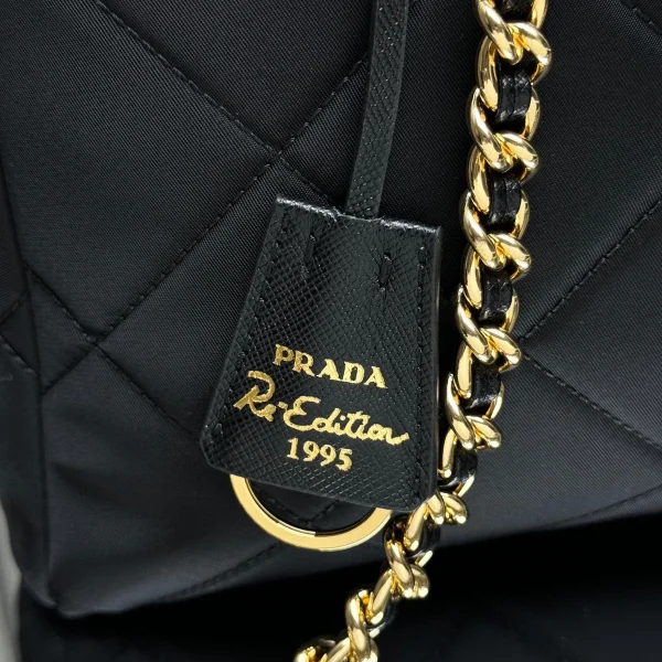 Prada Re-Nylon 1BG529 中號黑色尼龍托特包：圖片 11