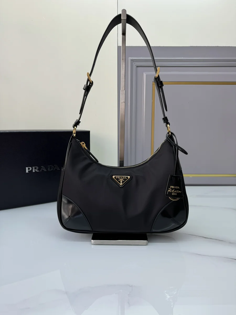 Prada Re-Ed 1BC214 中號黑色尼龍肩背包 2 Prada Re-Ed 1BC214 中號黑色尼龍肩背包