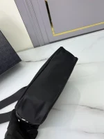 Prada Re-Nylon 1BC167 小號黑色再生尼龍掛肩包：圖片 6