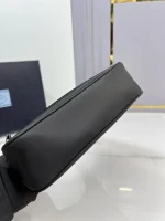 Prada Re-Edition 1NE515 小號黑色尼龍單肩包：圖片 6
