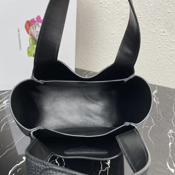 Prada Flou 1BG335 小號黑色皮革手提包：圖片 8