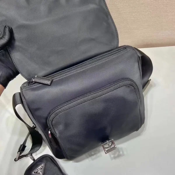 Prada ReNylon 1BD994 中號黑色尼龍單肩包：圖片 4