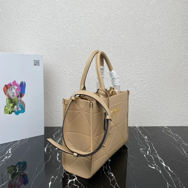 Prada Triangle 1BA379 中號灰色皮革單肩包：圖片 4