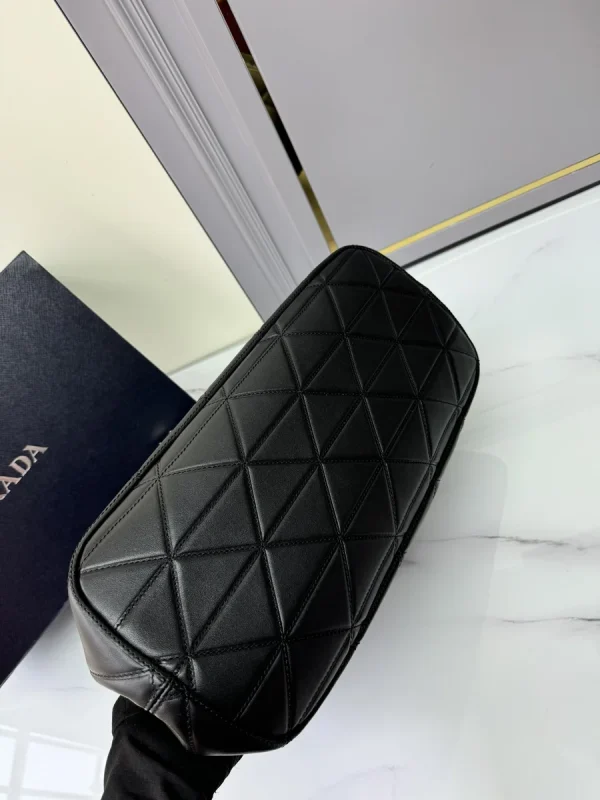 Prada Symbole 1BG547 中號黑色皮革托特包：圖片 8
