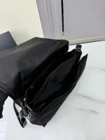 Prada ReNylon 1BD256 大號黑色尼龍肩背包：圖片 8