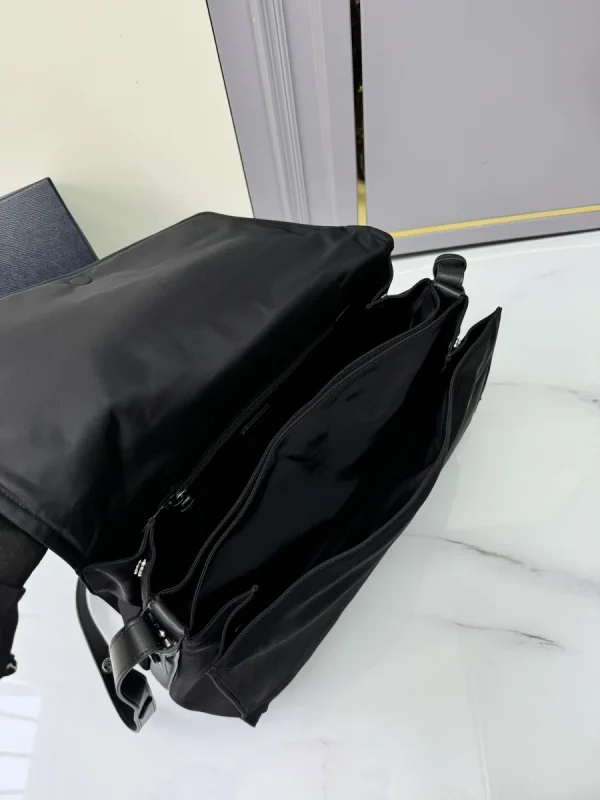 Prada ReNylon 1BD256 大號黑色尼龍肩背包：圖片 8