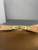 Prada Classic 1BA444 中號黑色皮革手提包：圖片 7
