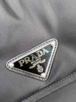 Prada Re-Nylon 1BD255 中號黑色皮革肩背包：圖片 7