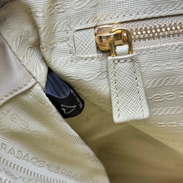 Prada Re-Nylon 1BG529 中號灰色尼龍手提包：圖片 8