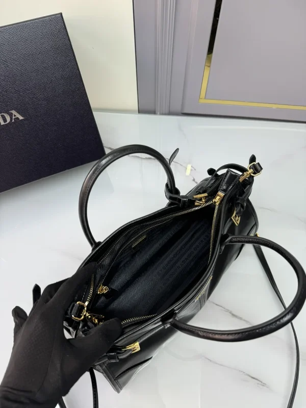 Prada Naplak 1BA426 中號黑色漆皮手提包：圖片 8