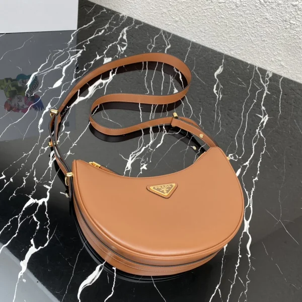 Prada Curve 1BC194 小號白色皮革單肩包：圖片 10