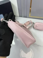 Prada Re-Edition 1BH204 中號粉色皮革肩背包：圖片 6