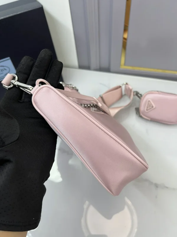 Prada Re-Edition 1BH204 中號粉色皮革肩背包：圖片 6