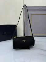 Prada Re-Nylon 1NE058 小號黑色化妝包：圖片 4