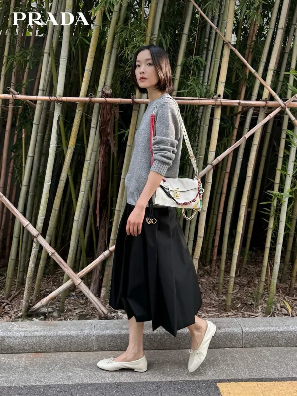 Prada Soft 1BD379 小號黑色皮革肩背包：圖片 6