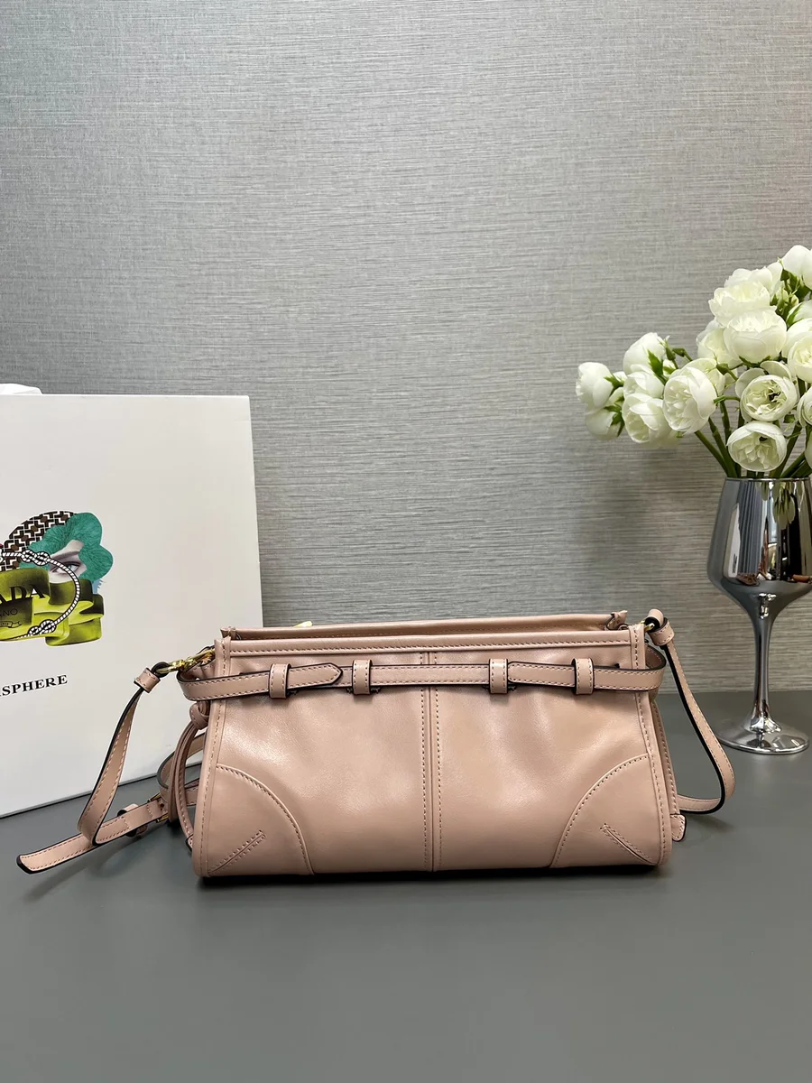 Prada Shine 1BH215 小號黑色皮革肩背包 3 Prada Shine 1BH215 小號黑色皮革肩背包