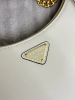 Prada Triangle 1BC204 小號黑色皮革單肩包：圖片 8