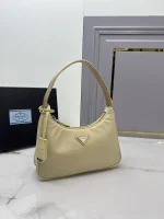 Prada Re-Edition 1NE515 小號粉色尼龍單肩包：圖片 4