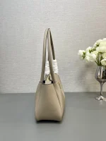 Prada Soft 1BA444 中號白色皮革托特包：圖片 8