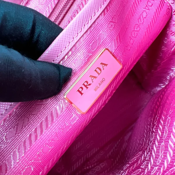 Prada ReNylon 1BZ677 中號黑色尼龍後背包：圖片 10