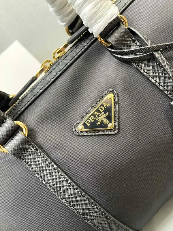 Prada ReN 1BB233 中號黑色皮革手提包：圖片 5