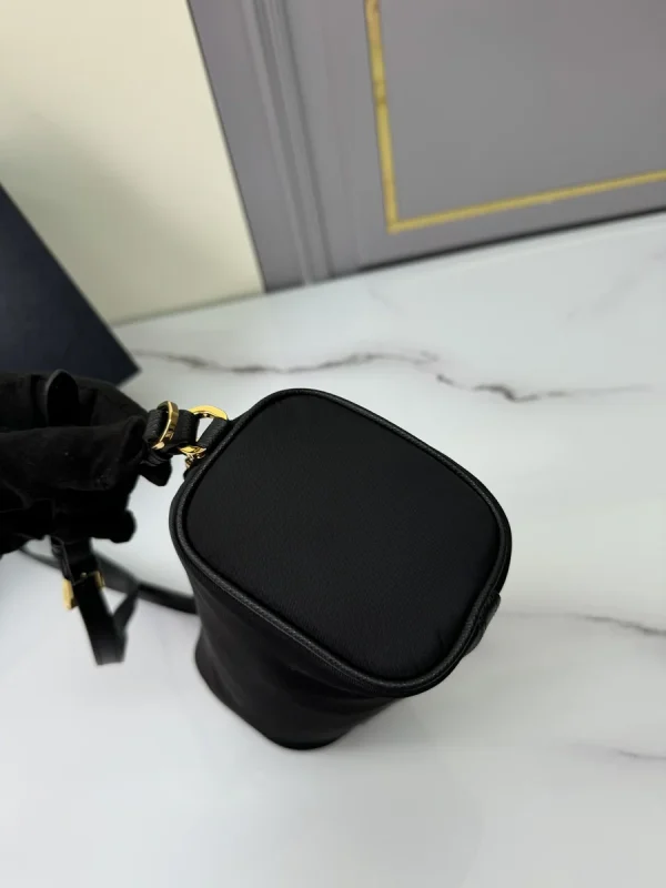 Prada Re-Nylon 1NE058 小號黑色化妝包：圖片 6