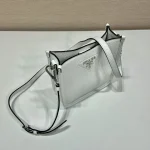 Prada Triangle 1BH191 小號黑色皮革單肩包：圖片 3