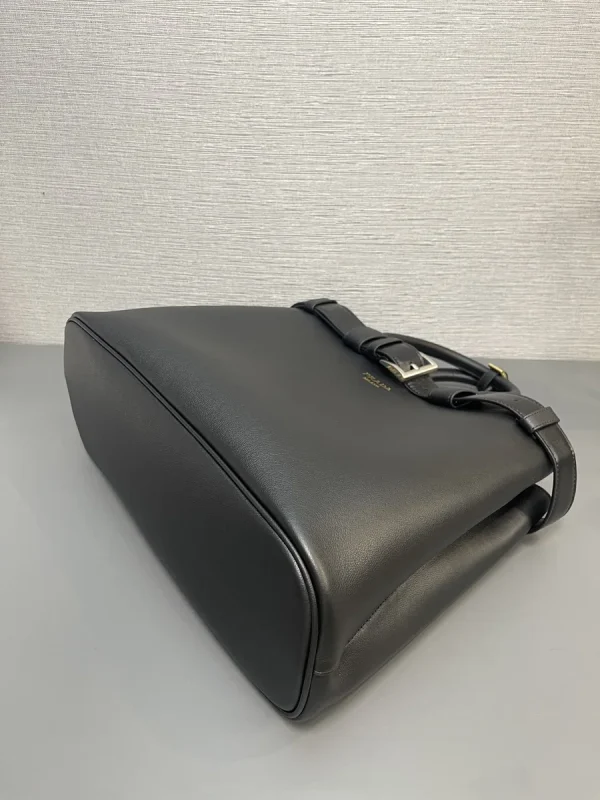 Prada Napa 1BA416 中號黑色皮革托特包：圖片 8