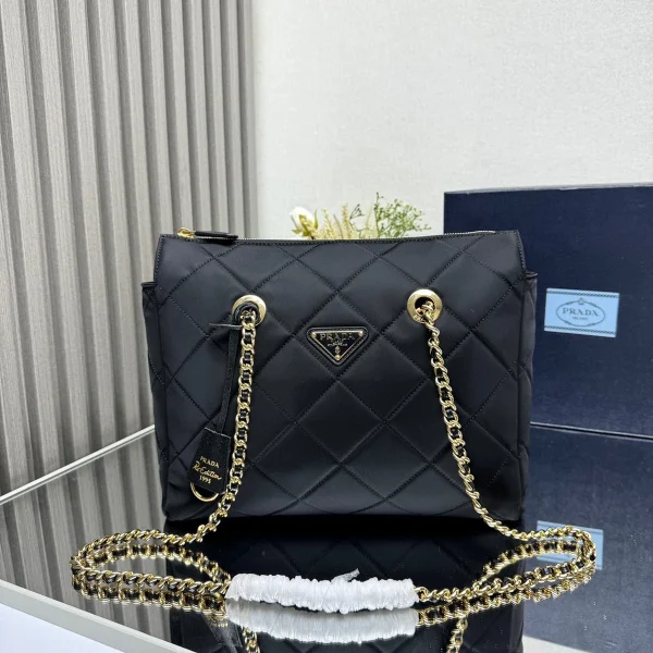 Prada Re-Nylon 1BG529 中號黑色尼龍托特包：圖片 2