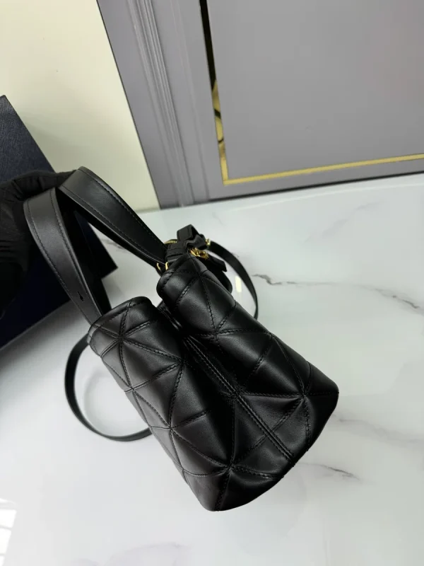 Prada Symbole 1BG548 小號黑色皮革托特包：圖片 7