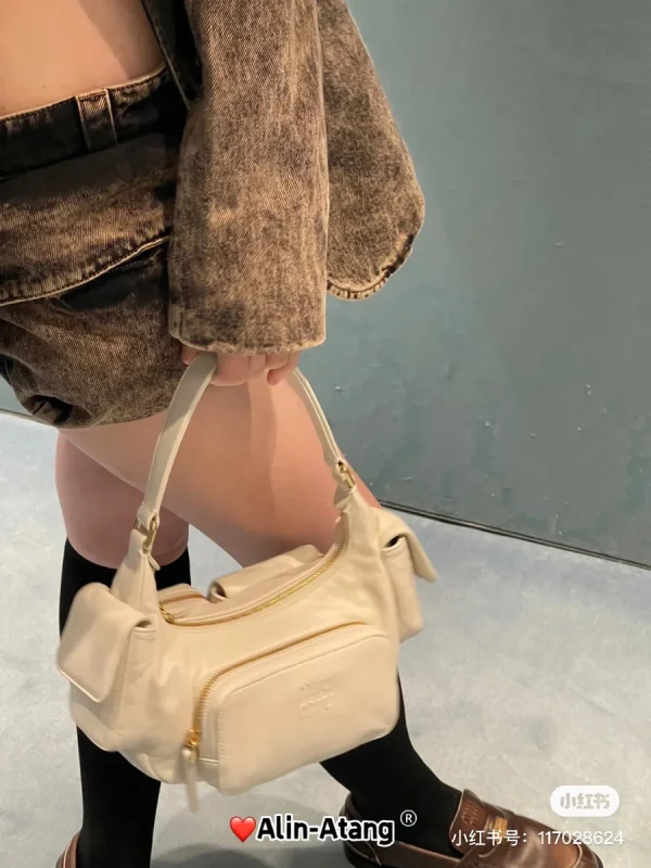 MiuMiu 納帕軟皮Pocket手袋包包-5BC146：圖片 9