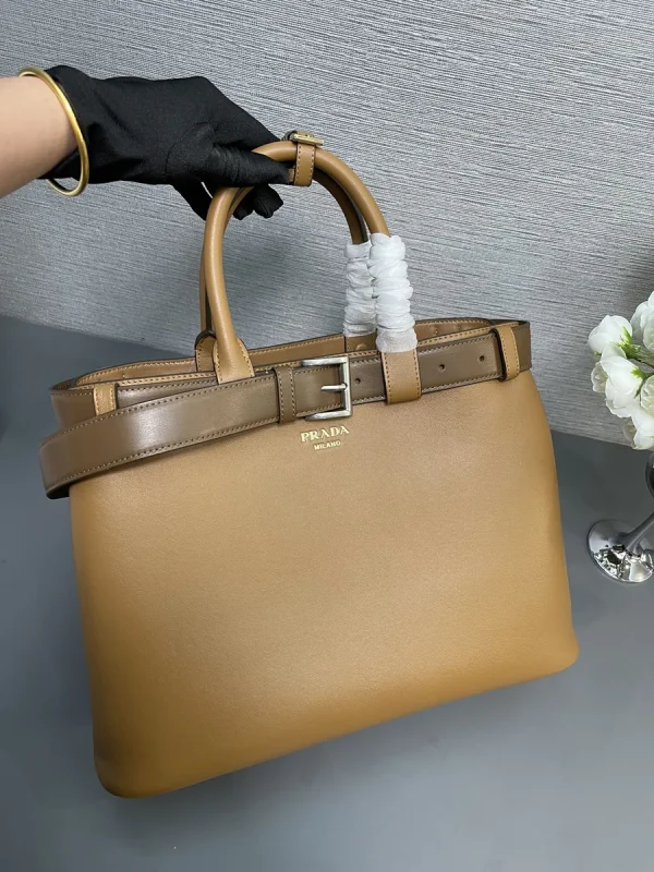 Prada Classic 1BA416 大號白色皮革托特包：圖片 9