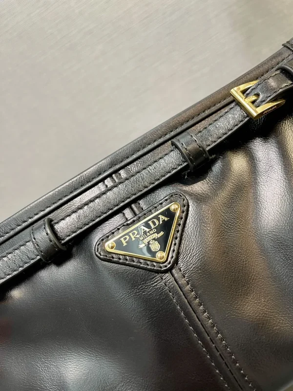 Prada Eleg 1BH215 小號黑色皮革肩背包：圖片 7