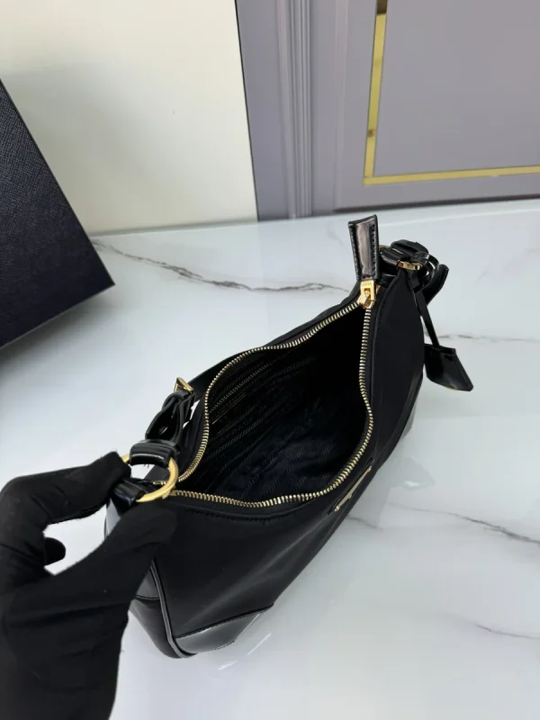 Prada Re-Ed 1BC214 中號黑色尼龍肩背包：圖片 8