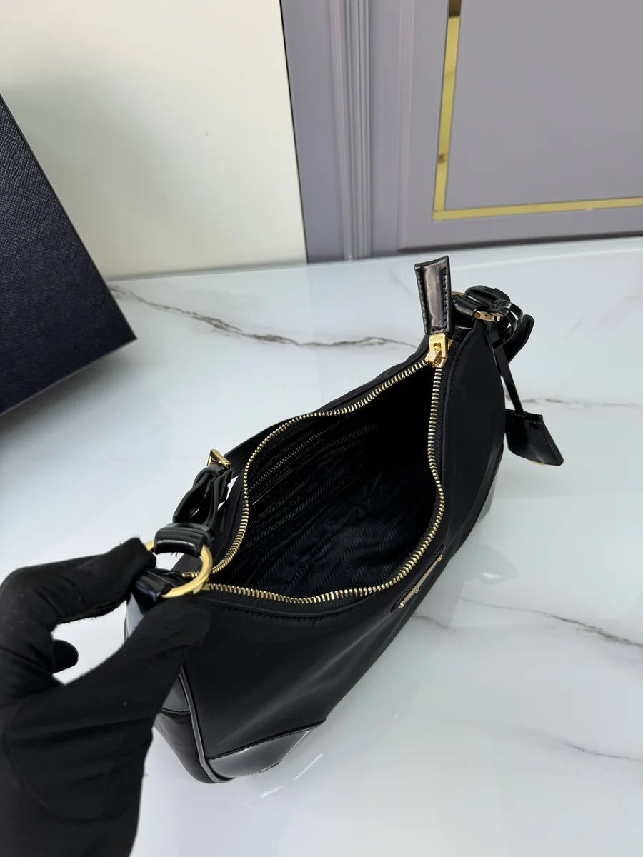 Prada Re-Ed 1BC214 中號黑色尼龍肩背包 8 Prada Re-Ed 1BC214 中號黑色尼龍肩背包