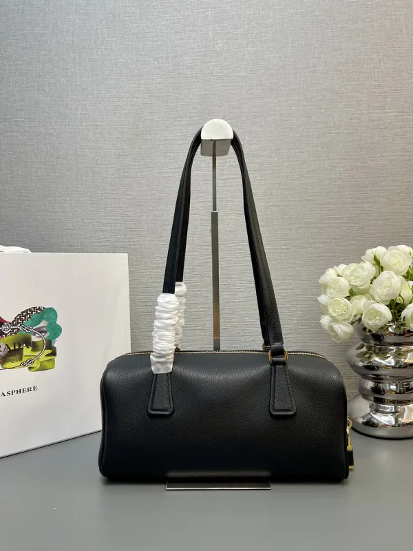 Prada ReNylon 1BB127 中號黑色皮革單肩包：圖片 3