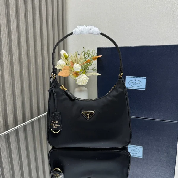 Prada Re-Ed 1N204M 小號黑色尼龍單肩包：圖片 2