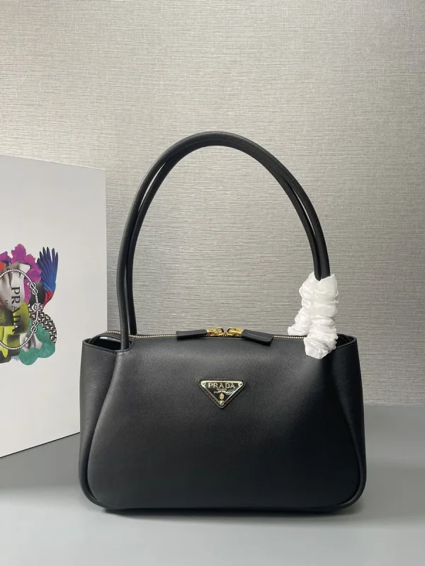 Prada Enamel 1BA444 中號黑色皮革手提包：圖片 2
