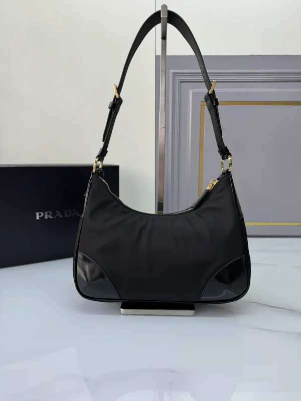 Prada Re-Ed 1BC214 中號黑色尼龍肩背包：圖片 3