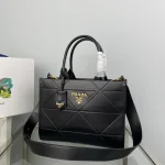 Prada Classic 1BA379 中號黑色皮革手提包：圖片 7