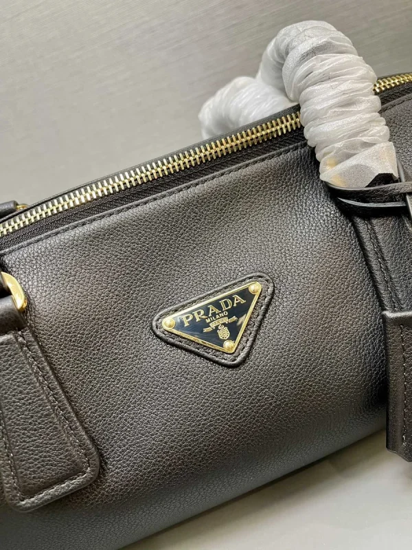 Prada ReNylon 1BB127 中號黑色皮革單肩包：圖片 6