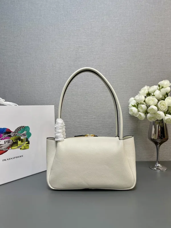 Prada Classic 1BA444 小號黑色皮革手提包：圖片 4