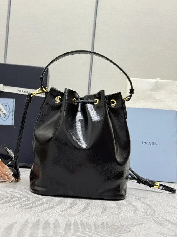 Prada Nylon 1BH038 中號黑色尼龍單肩包：圖片 4